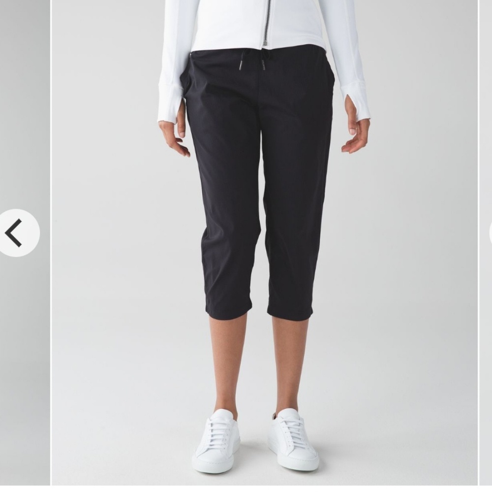 Lululemon dance studio crops